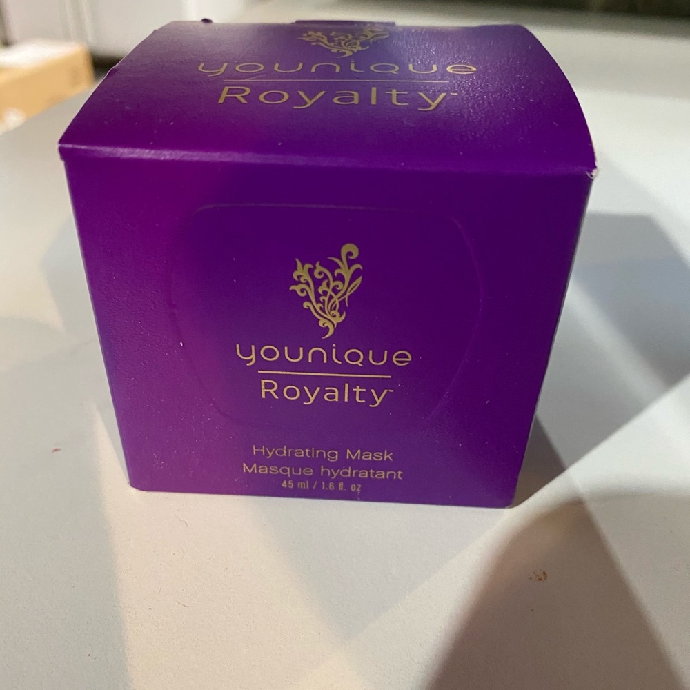 Younique hydrating face mask